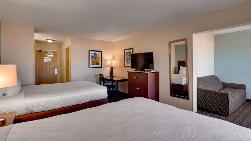 Suite, 2 Queen Beds, Non Smoking, Refrigerator & Microwave (with Sofabed)