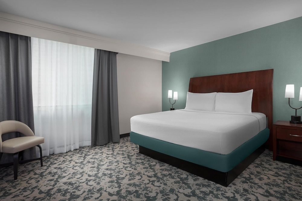 Junior Suite, 1 King Bed with Sofa bed