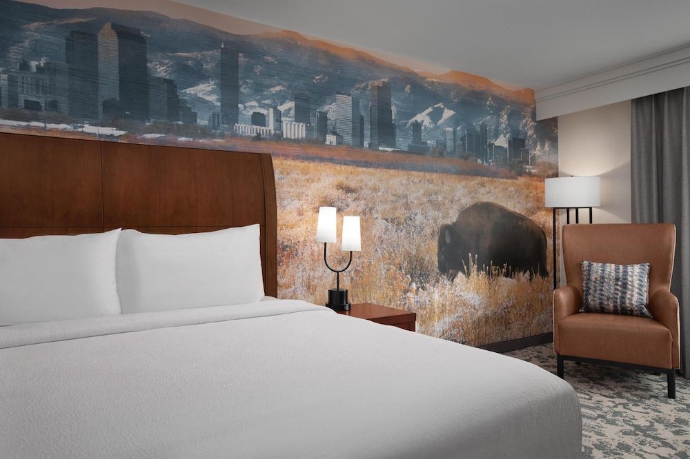 Hilton Garden Inn Denver Downtown Standard Room, 1 King Bed 2