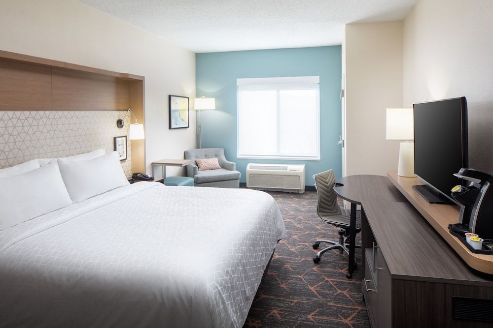 Standard Room, 1 King Bed, Accessible, Non Smoking (Communications Accessible)