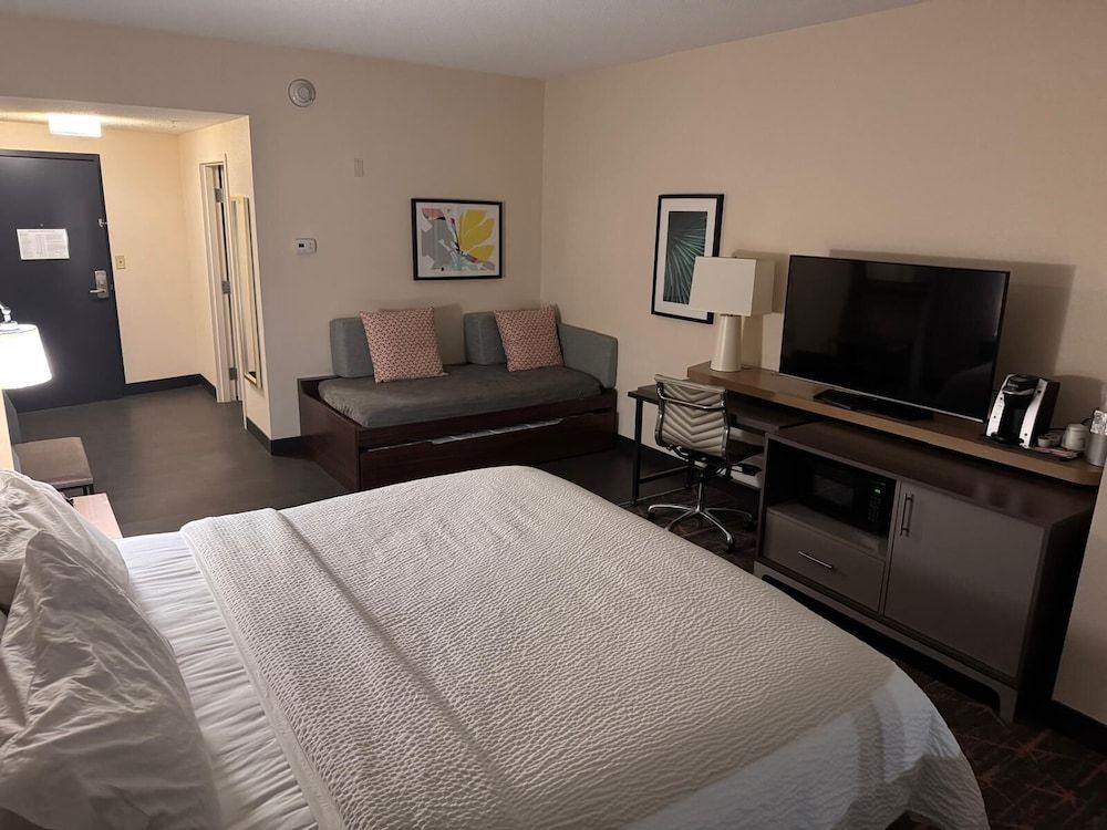 Standard Room, 1 King Bed