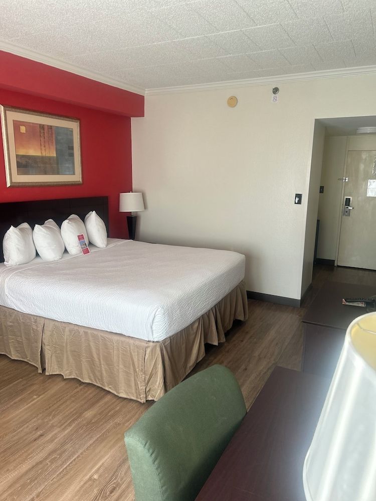 undefined Ramada by Wyndham Newark/Wilmington 6