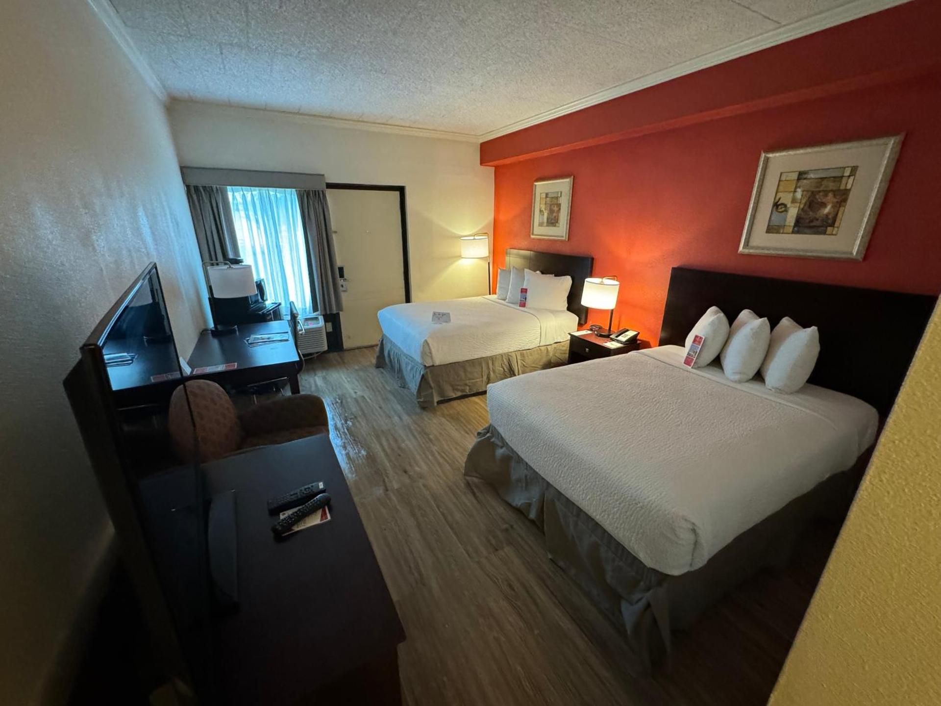 undefined Ramada by Wyndham Newark/Wilmington 4
