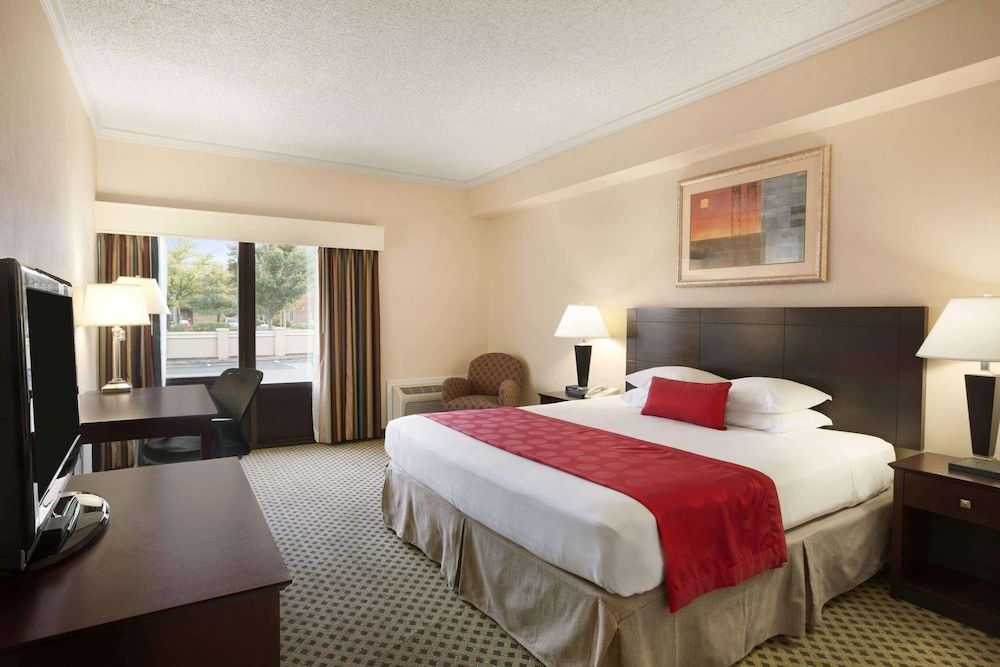 undefined Ramada by Wyndham Newark/Wilmington 9