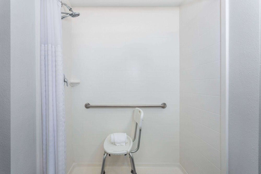 Suite, 1 King Bed, Accessible (Mobility/Hearing Impaired)
