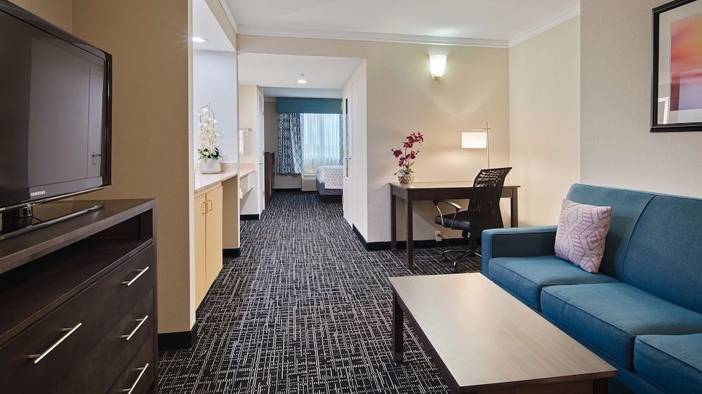 Suite, 1 King Bed, Non Smoking, Refrigerator & Microwave