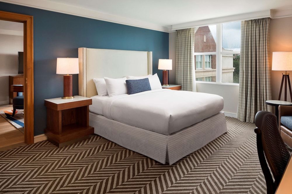 Room, 1 King Bed, Accessible, Bathtub