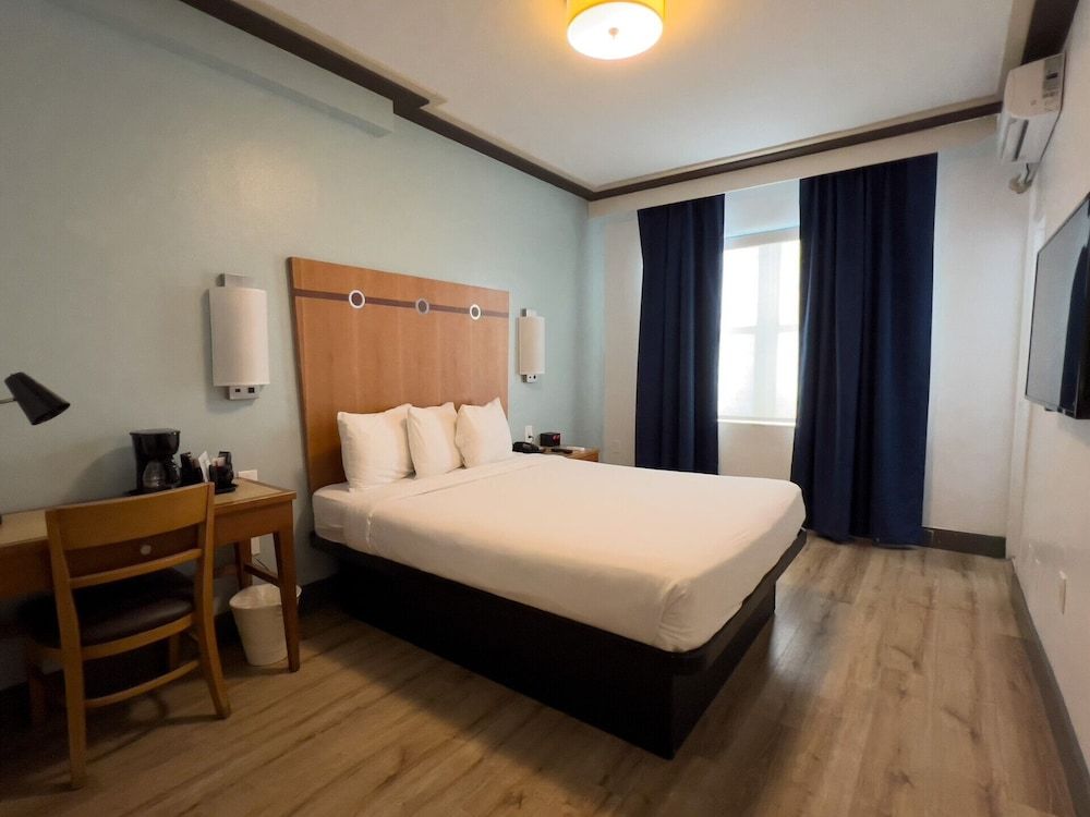 Majestic Hotel South Beach Superior Room, 1 Queen Bed 2