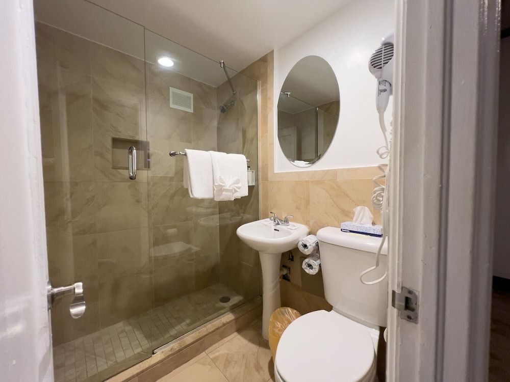 undefined Majestic Hotel South Beach 6