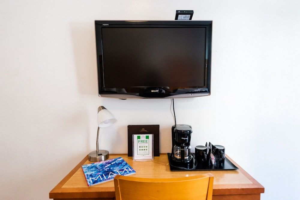 undefined Majestic Hotel South Beach 8