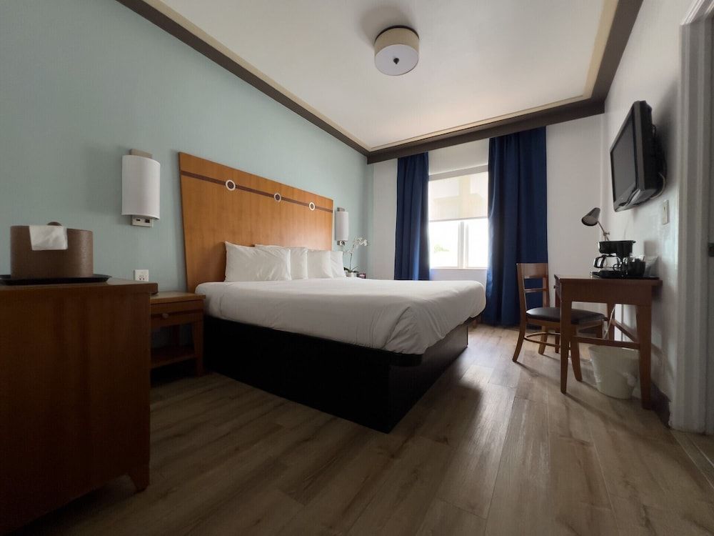 undefined Majestic Hotel South Beach