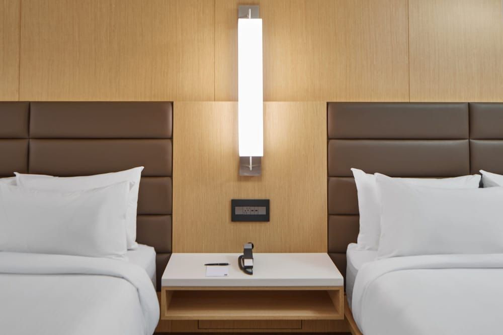 AC Hotel by Marriott Orlando Lake Buena Vista Room, 2 Queen Beds, Non Smoking, City View 7