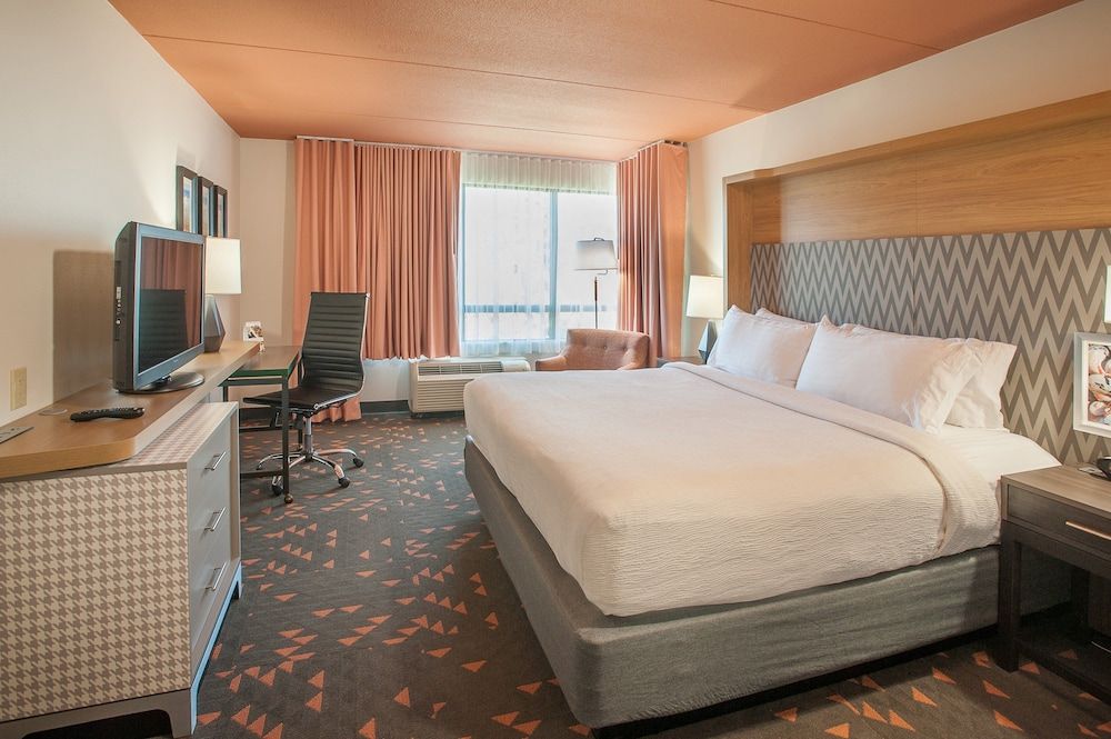 Standard Room, 1 King Bed