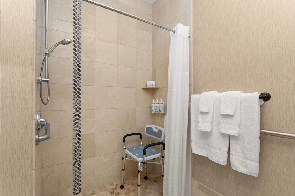 2 Queen Beds, Mobility/Hearing Accessible Suite, Roll-In Shower, Non-Smoking