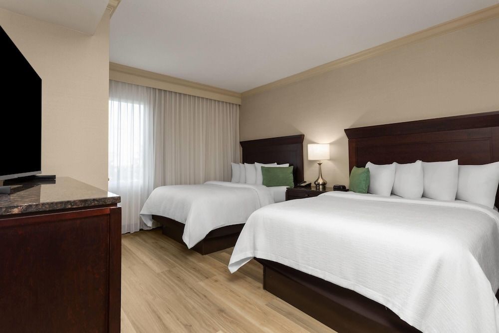 Suite, 2 Bedrooms, Accessible, Non Smoking (Mobility)