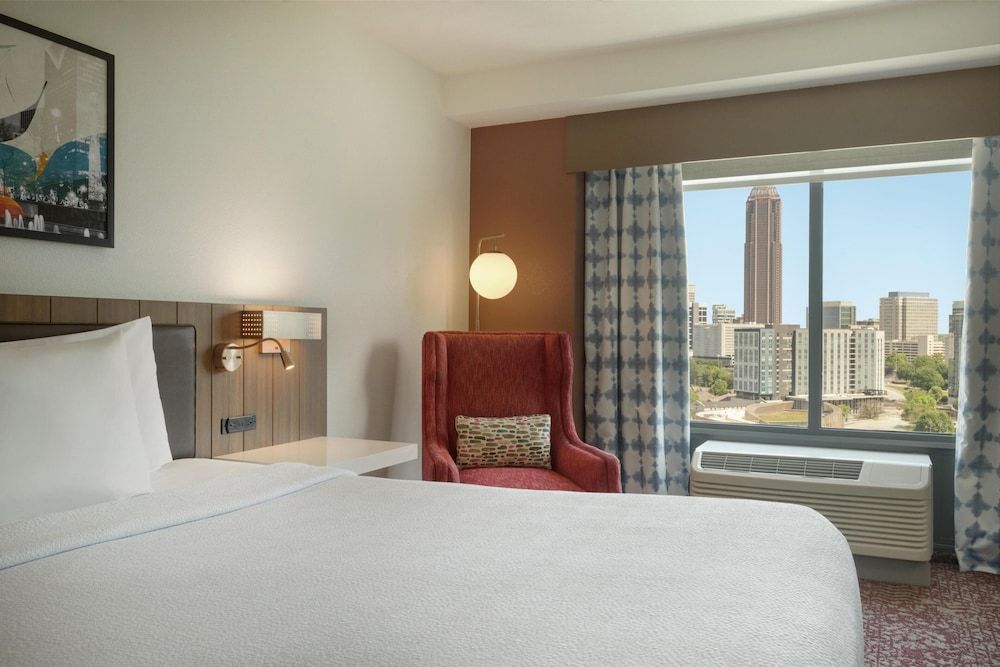 Hilton Garden Inn Atlanta Downtown Single Room, 1 King Bed 2