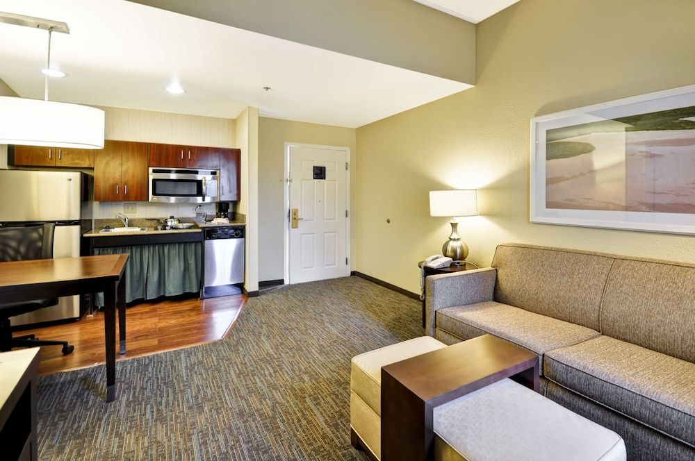 Premium Suite, 1 King Bed, Accessible (Mobility & Hearing, Roll-in Shower)