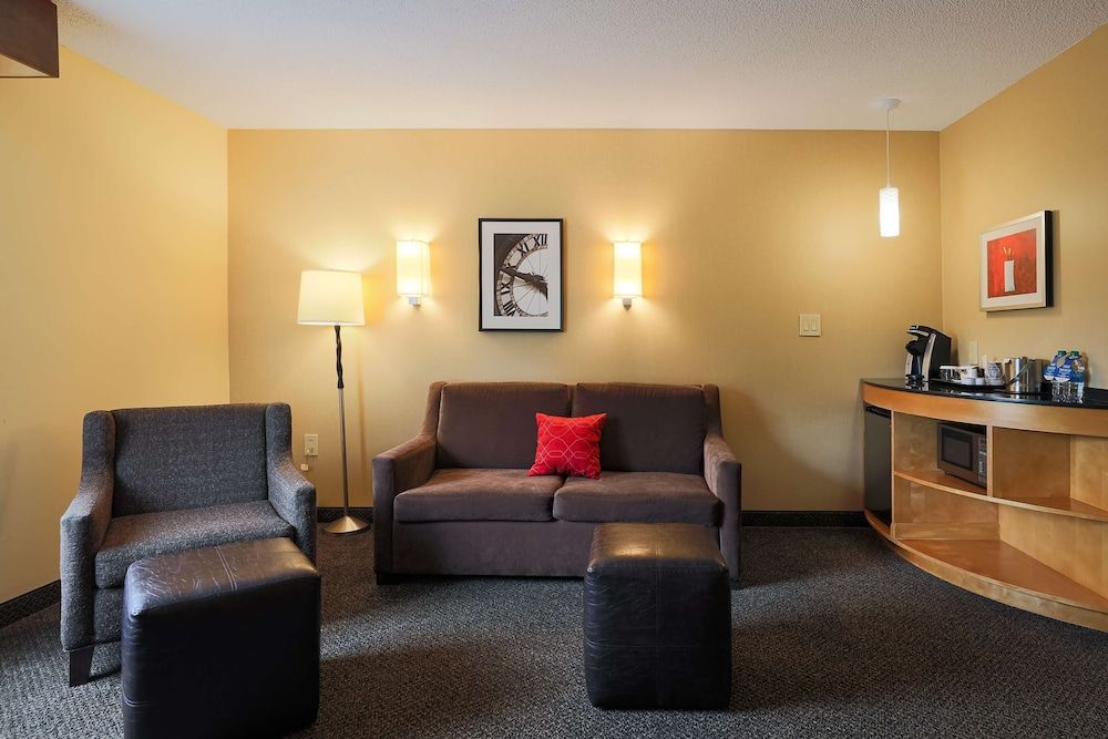 undefined DoubleTree by Hilton Hotel Savannah Airport 2