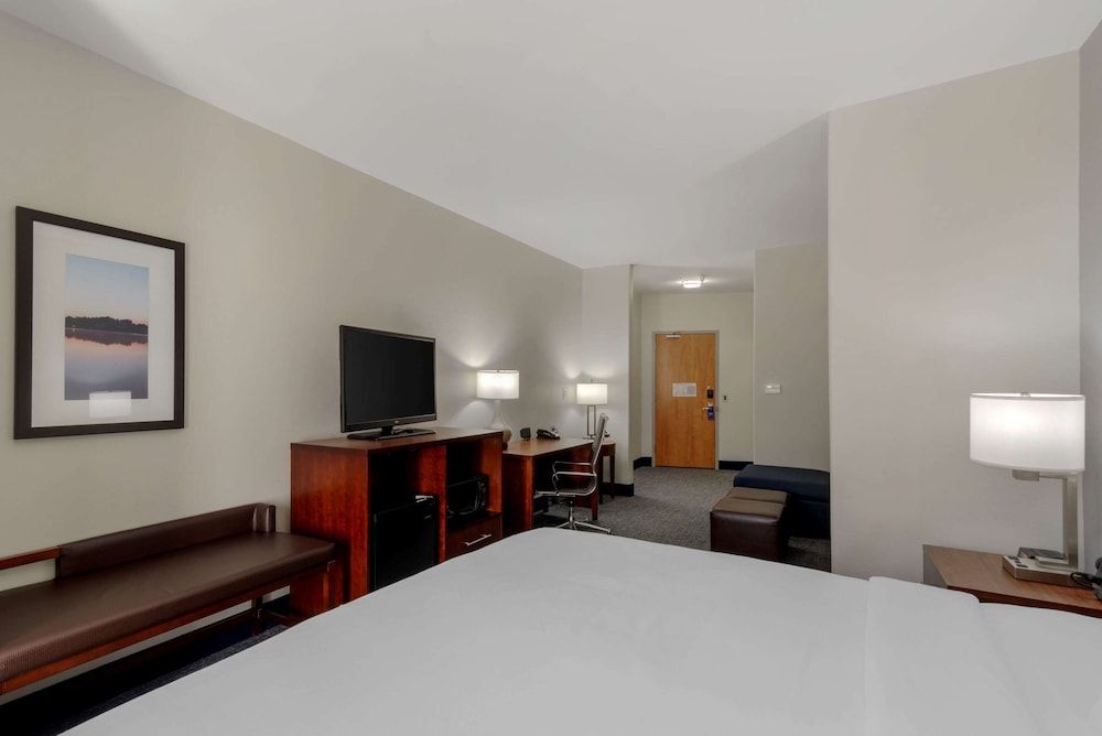 Suite, 1 King Bed, Accessible, Non Smoking