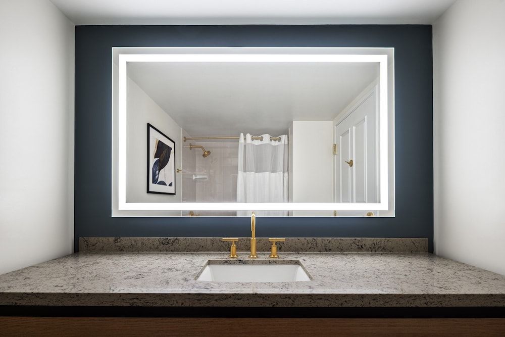 Harrah's Council Bluffs – A Caesars Rewards Destination Premium Room, 2 Queen Beds, Non Smoking 3