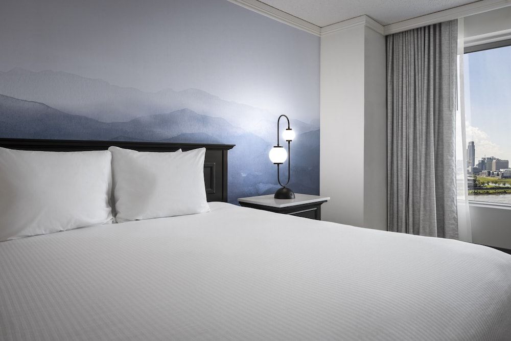 Harrah's Council Bluffs – A Caesars Rewards Destination Premium Room, 1 King Bed, Non Smoking