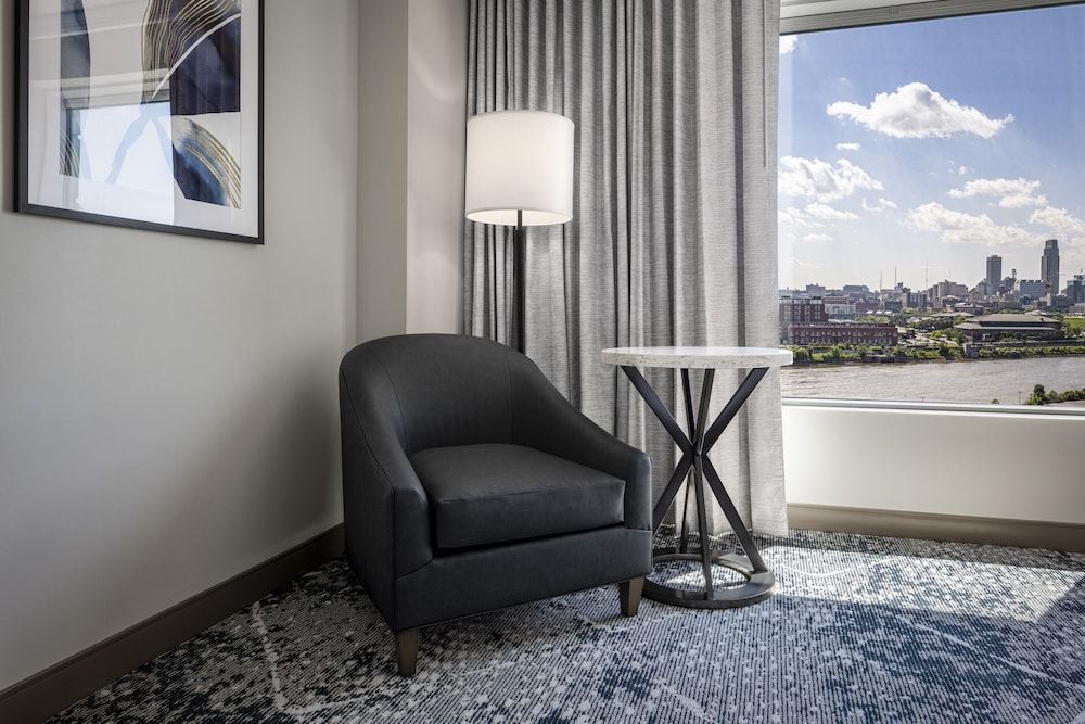 Harrah's Council Bluffs – A Caesars Rewards Destination Premium Room, 1 King Bed, Non Smoking 4