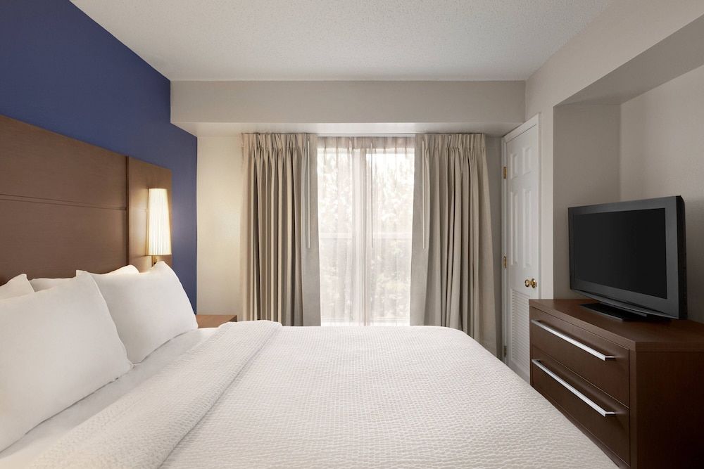 Suite, 1 Bedroom, Non Smoking (Mobility/Hearing Accessible, Tub)