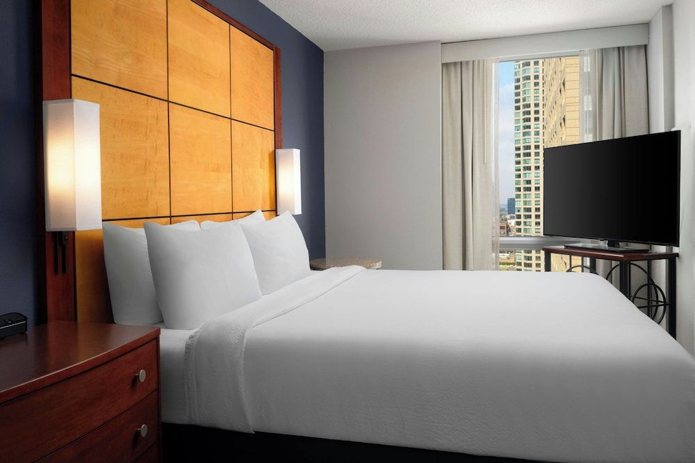 undefined Residence Inn by Marriott Chicago Downtown / River North 7