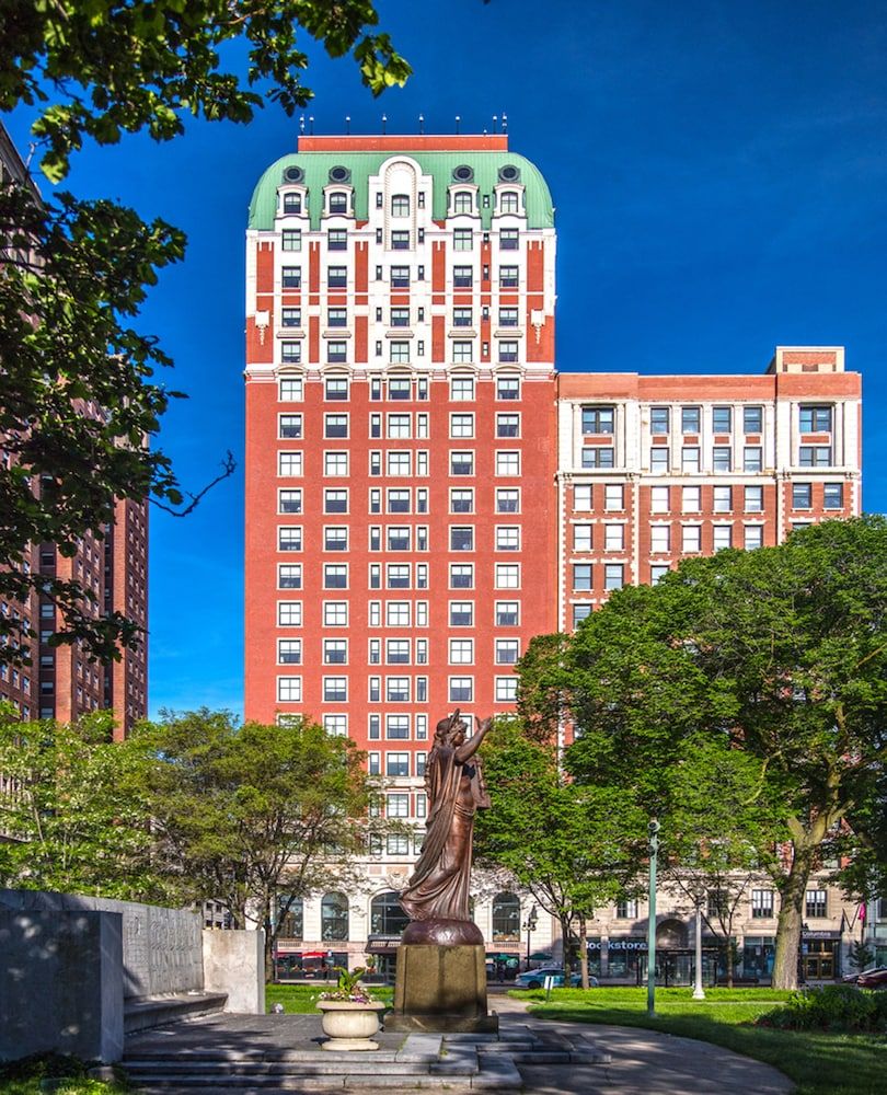 undefined The Blackstone, Autograph Collection 7