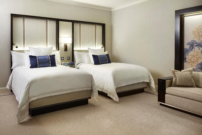 undefined The Peninsula Chicago 10