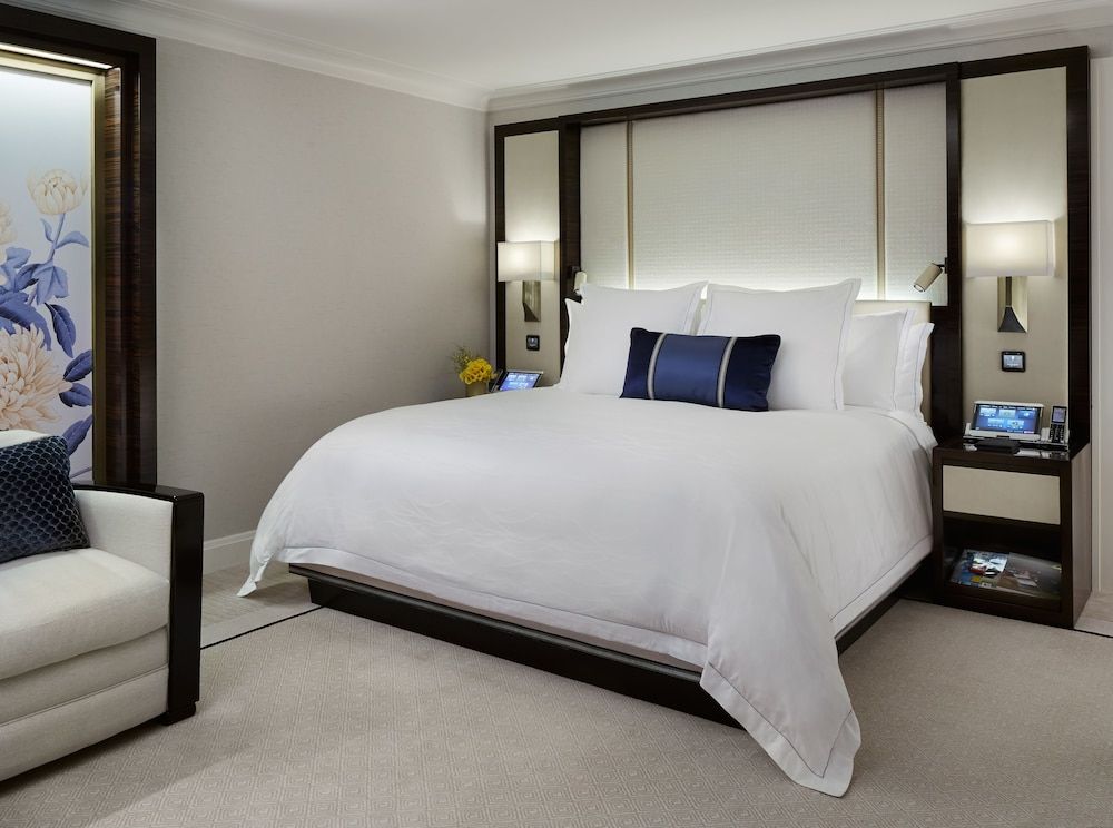 The Peninsula Chicago Superior Room