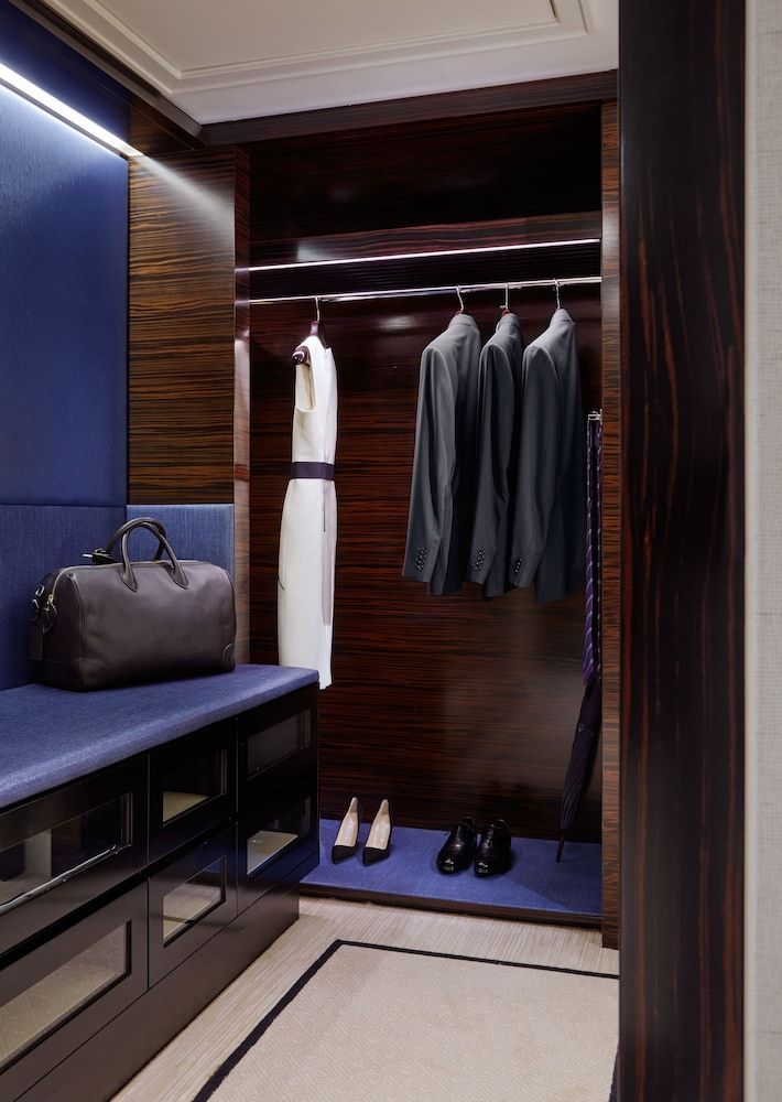 The Peninsula Chicago Superior Room 6