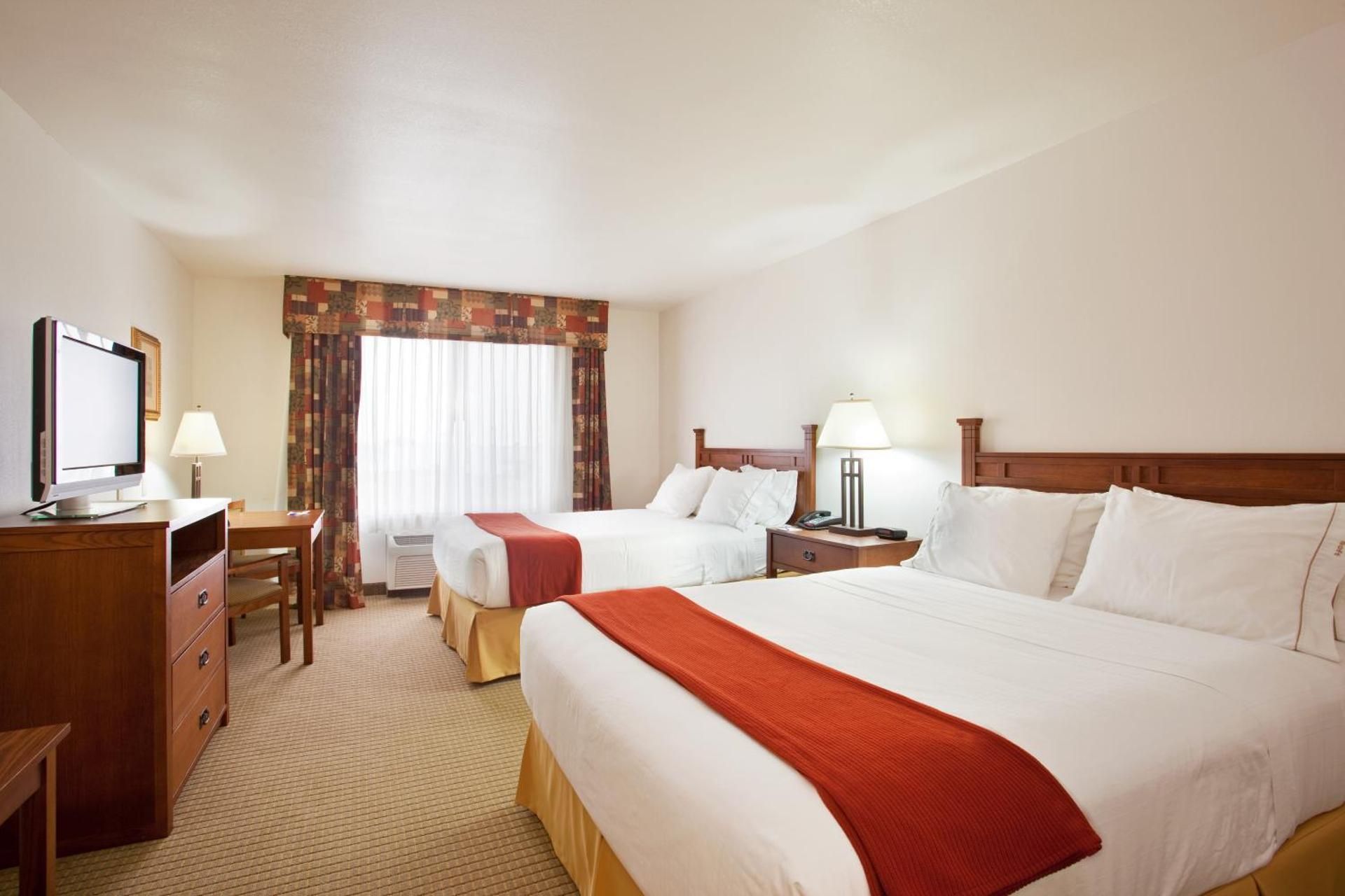 Queen Room with Two Queen Beds - Disability Access