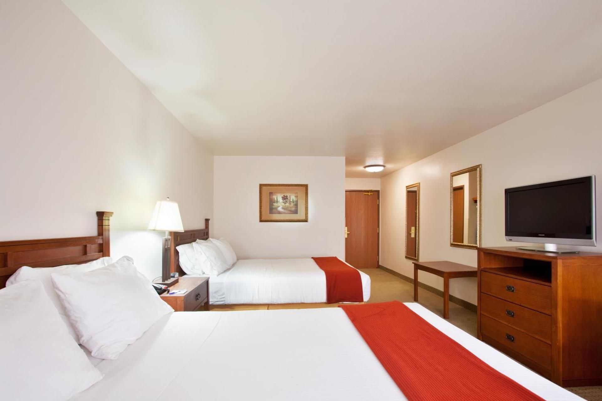Queen Room with Two Queen Beds - Disability Access
