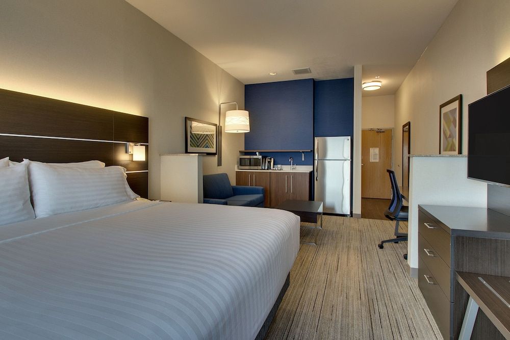 Standard Room, 1 King Bed with Sofa bed