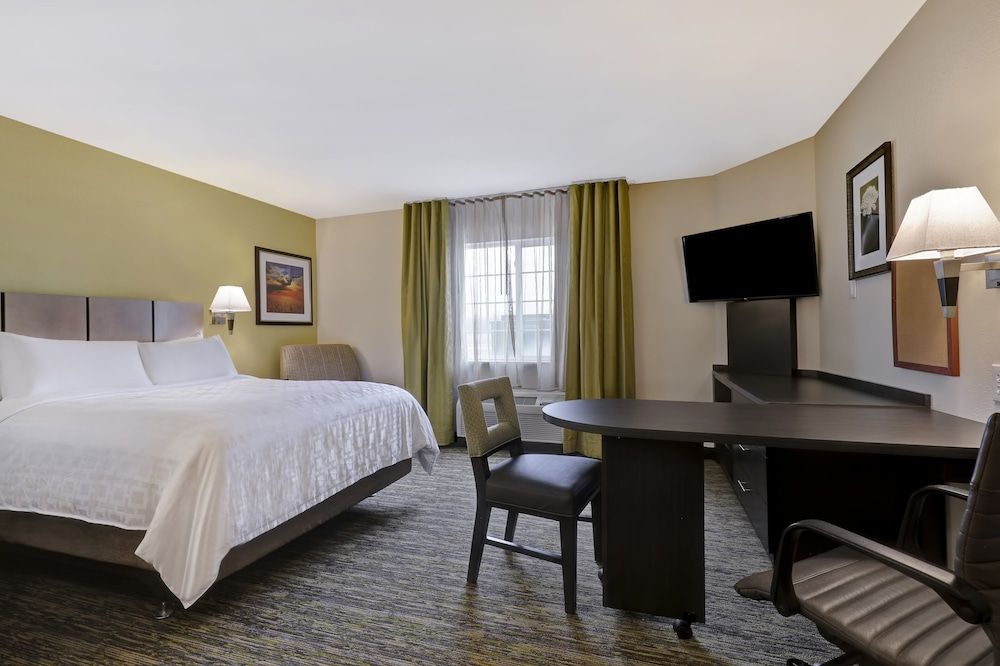 Studio Suite, 1 Queen Bed, Accessible (Accessible Tub)