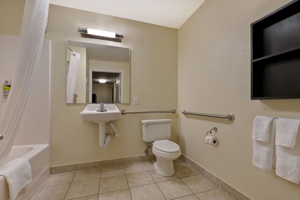 Suite, 1 Bedroom, Accessible (Accessible Tub)