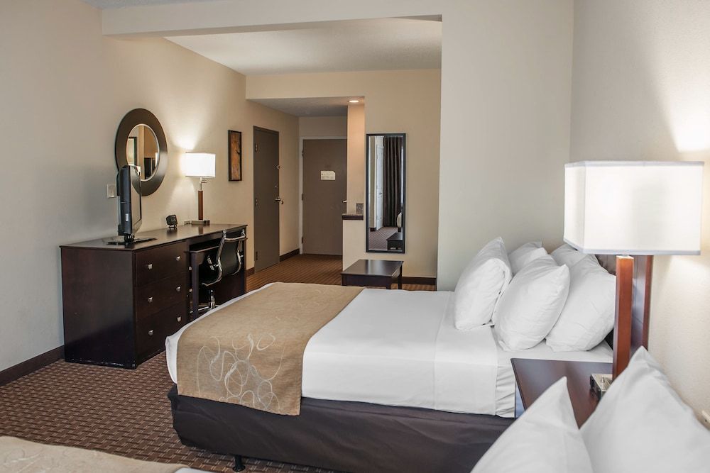 Suite, Non Smoking (2 Double Beds & 1 Sofa Bed)