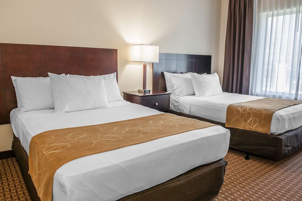 Suite, Non Smoking (2 Double Beds & 1 Sofa Bed)