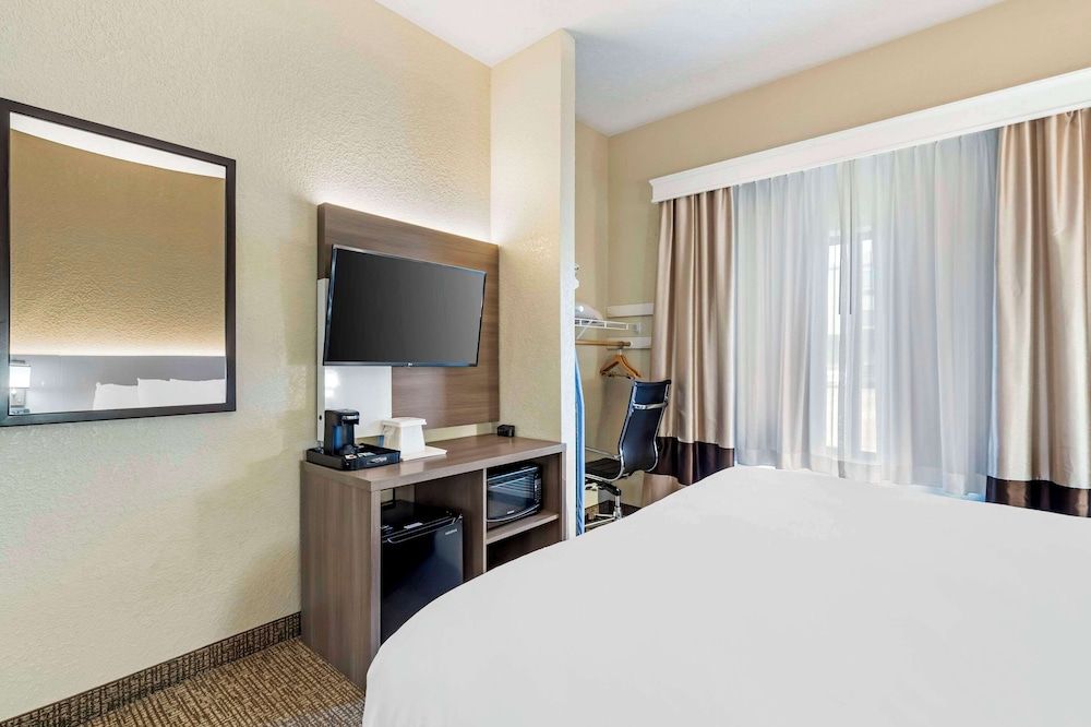 Room, Multiple Beds, Accessible, Non Smoking (Accessible Tub)