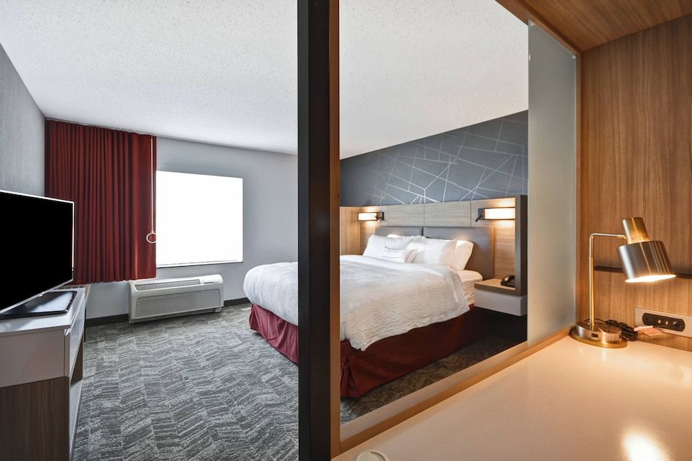 Suite, 1 King Bed with Sofa bed, Corner