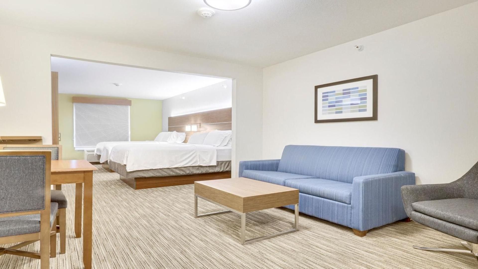 2 Queen Suite