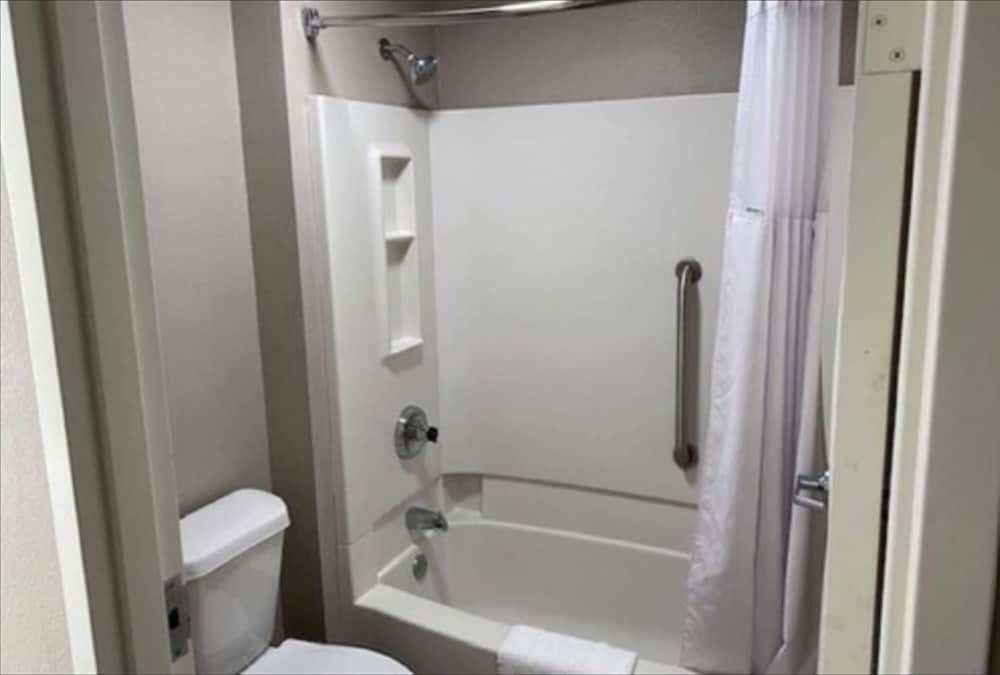 Room, 2 Queen Beds, Non Smoking (2nd Floor)