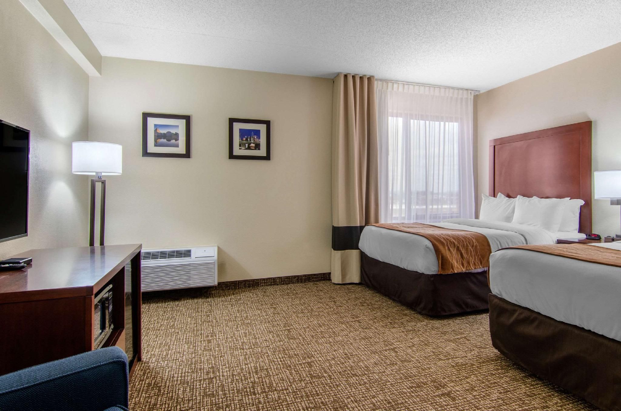 2 Double Beds, Nonsmoking, Accessible