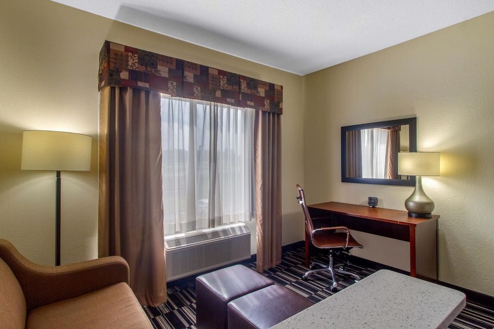 Suite, 2 Queen Beds, Non Smoking