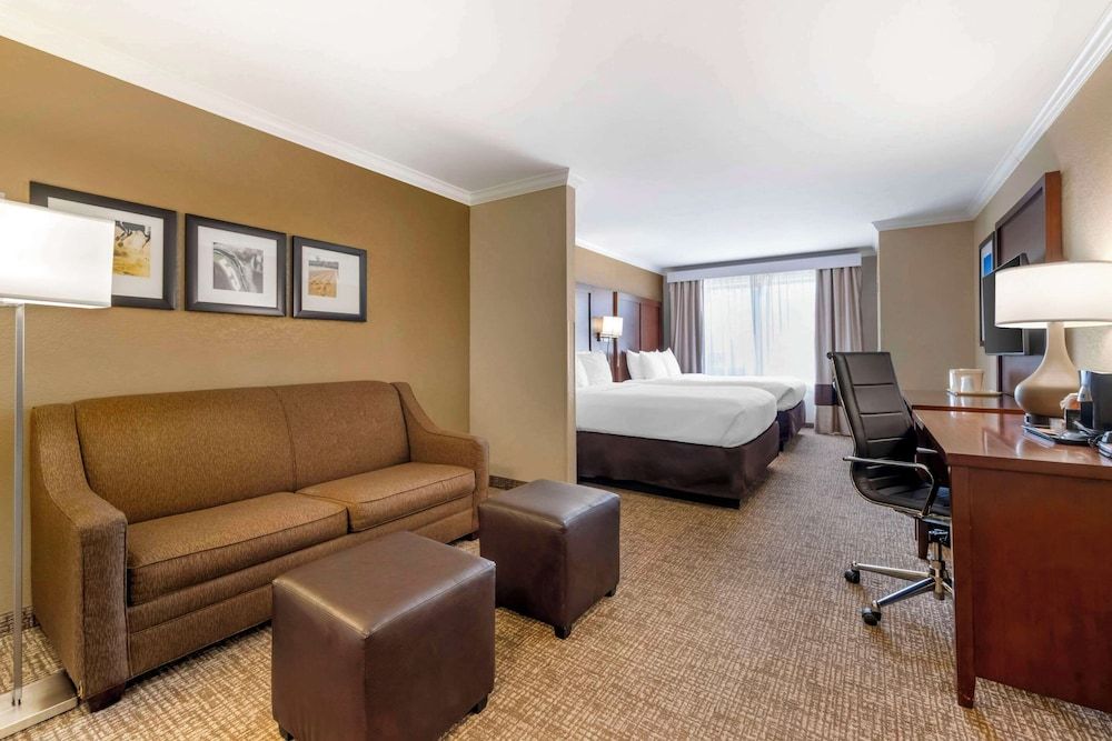 Suite, Non Smoking (2 Queen Beds with Sofa Bed)
