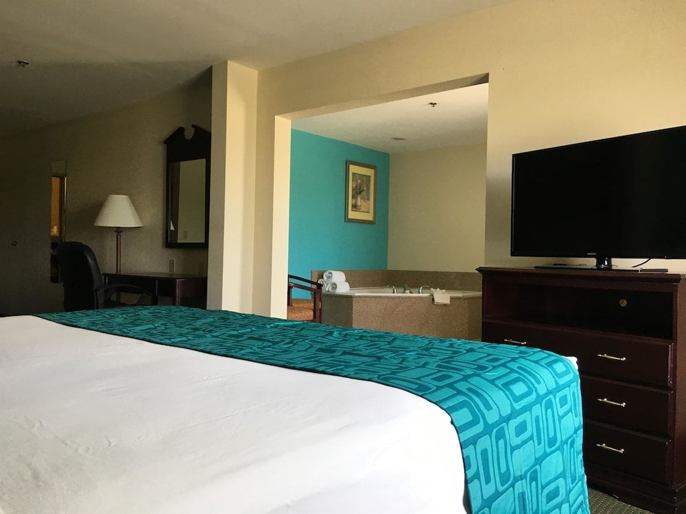 Suite, 1 King Bed, Jetted Tub