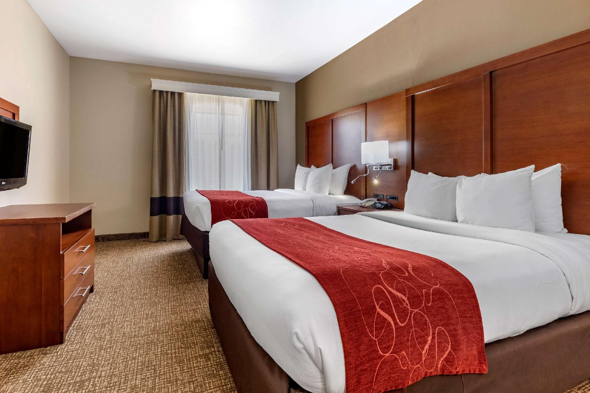 2 Queen Beds, Suite, Nonsmoking