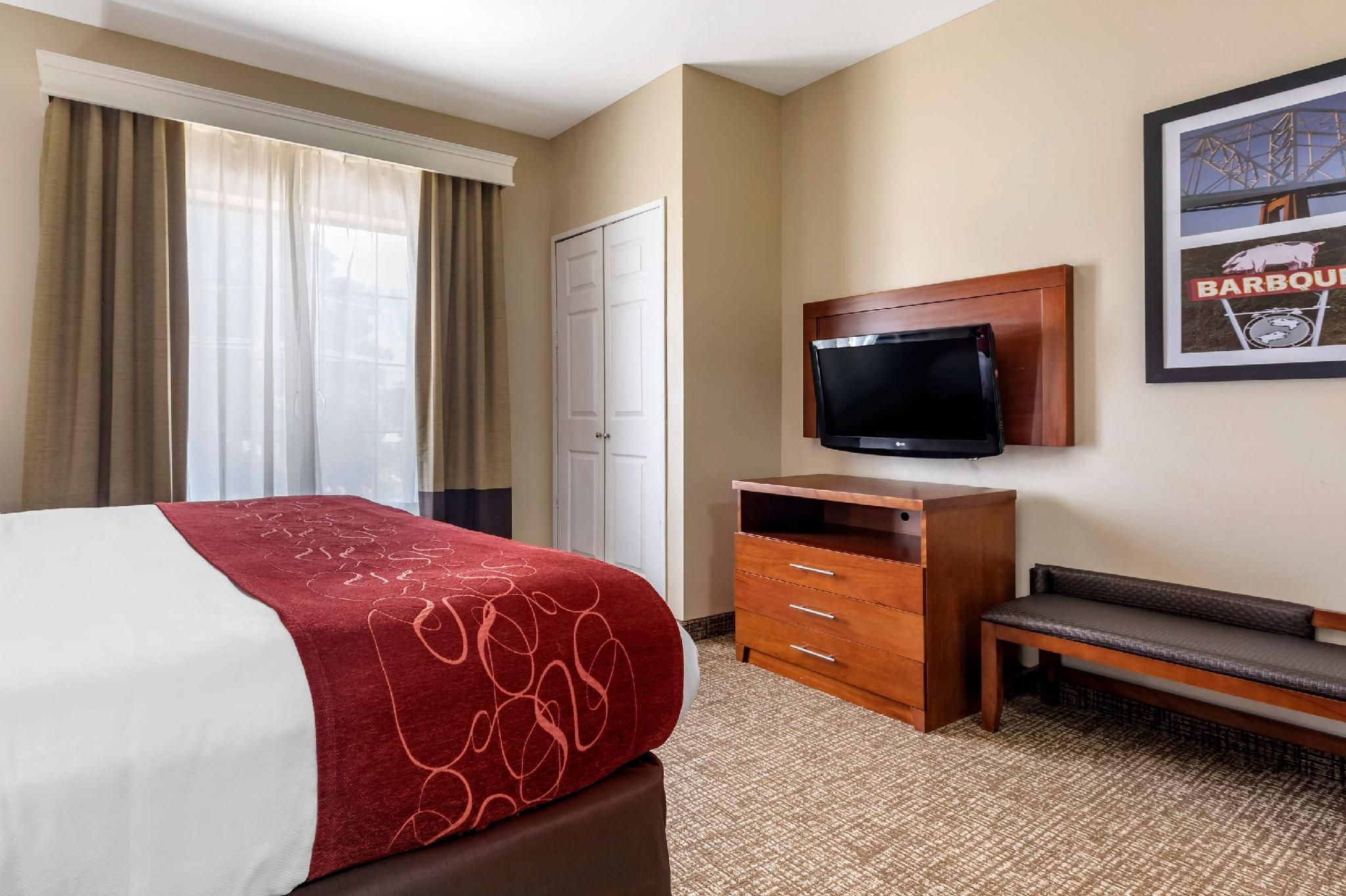 1 King Bed, Suite, Nonsmoking, Accessible