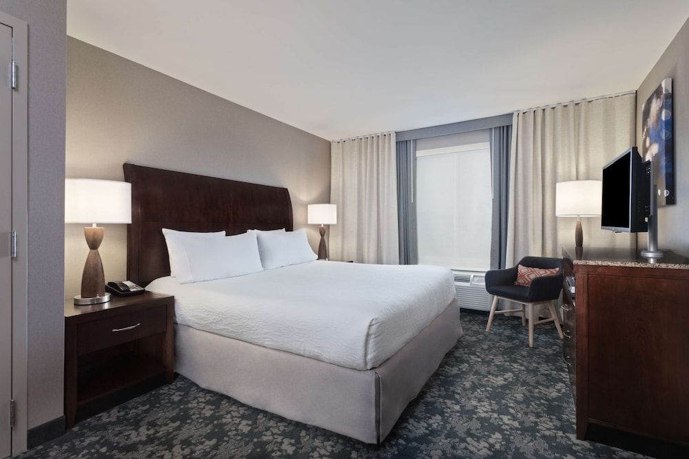 Suite, 1 Bedroom, Jetted Tub (1 King Bed)
